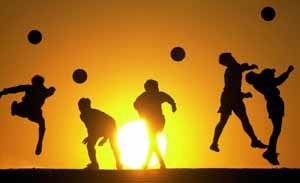 The Sun Rises again
Let`s Run 2002, the Year of Hope