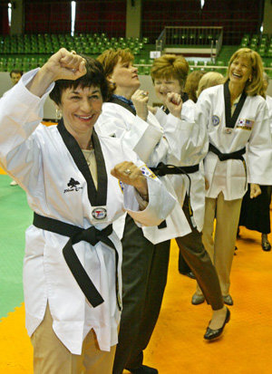 Wives of USFK High Ranking Officials Say, Taekwondo Is Fun!