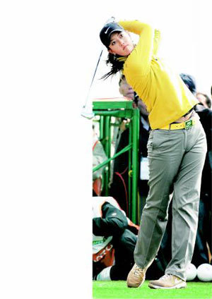 Wie Survives First Round of SK Open