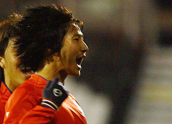 Lees Free Kick Stuns Greece