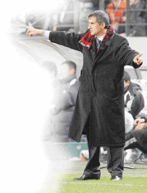 Turk Manager Gunes Dominates K-League