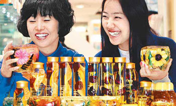 Relieving Holiday Stress with Fragrant Scents