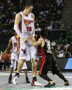 Tallest NBA player (ever): world record set by Gheorghe Muresan