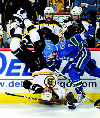 Canucks take Game 1