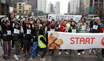 Helping NK teenage defectors