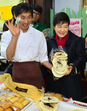 Pres. candidate visits traditional market
