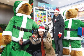 Mobile games at a bank