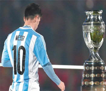 メッシのアルゼンチン、またもメジャー大会優勝ならず | 東亜日報