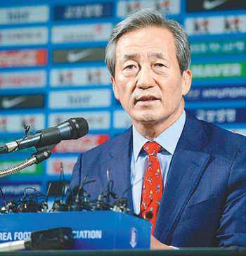 ａｆｃが違法な推薦書を発送した ｆｉｆａ会長選で鄭夢準氏が主張 東亜日報