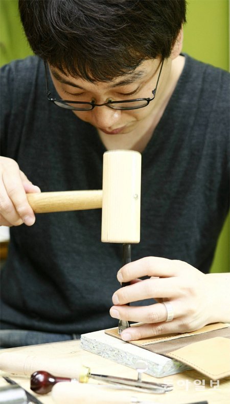 옷에 몸을 맞추면 아저씨... 몸에 옷을 맞추면 아재