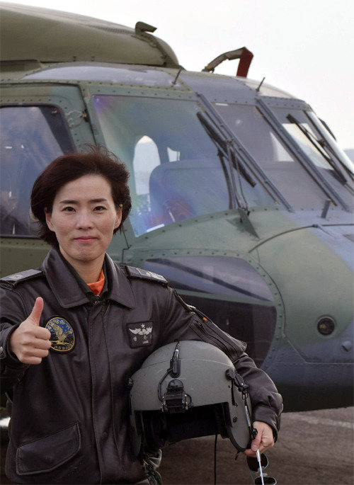 육군 첫 여성 헬기 교관 조종사 탄생