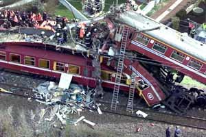 벨기에 열차 충돌 8명 숨져