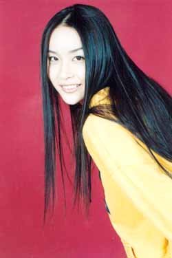 성전환 화장품 광고 모델