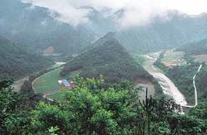 여름탈출, 세속 떠나 산중 비경으로