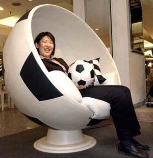 축구공 모양 의자
