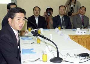 충고 겸허히 수용