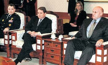 방한한 아미티지