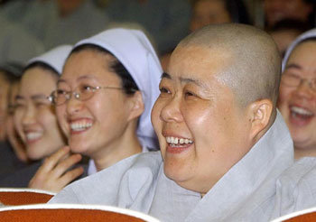 비구니-수녀 함박웃음