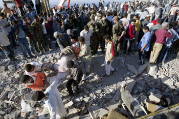 알제리 지진 사망자 2000명 넘어