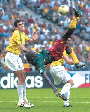 검은사자 삼바축구 울렸다