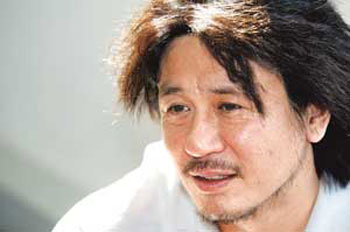 사람 몰골 말이 아니죠15년 갇혀 지내다보니