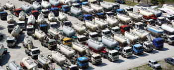 멈춰선 트레일러