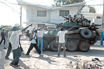 아이티 내전 악화