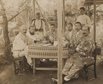 기모노 입은 러시아 장교