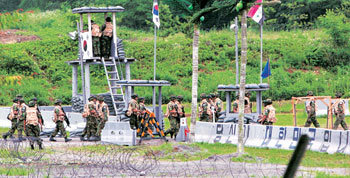 자이툰부대원 주둔지 적응 훈련