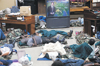 무서운 허리케인 미남부 뜬눈으로 지새다