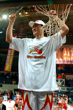 병마도 세월도 그를 비켜간다