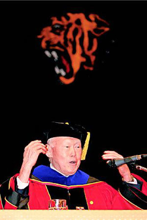 리콴유 전싱가포르총리 강자