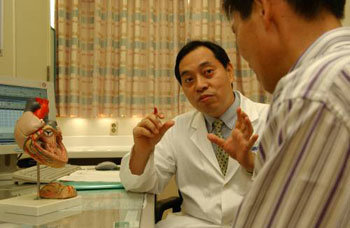 초기엔 간단히 판막성형때 놓치면 인공판막 교체