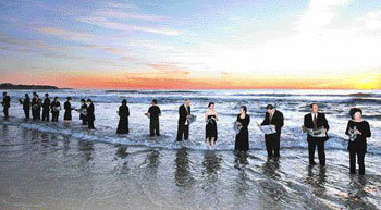 신문을 읽는다 고로 존재한다