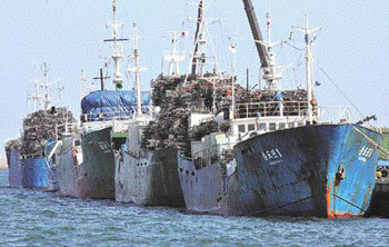 일서 쫓겨나는 북화물선