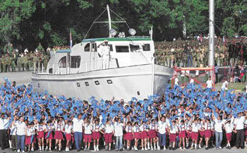 쿠바, 카스트로 없는 혁명군 50주년 행사