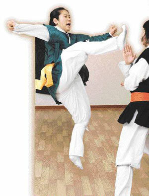 굼실 넘실 몸도 삶도 둥실