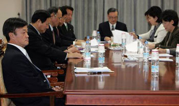 윤리위 출석한 정인봉 변호사