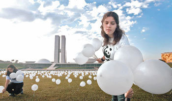 온실가스 줄이자 하얀풍선의 염원