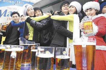 맥주 시음하면 안아드려요