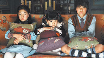 해맑은 얼굴 뒤의 잔혹한 동심