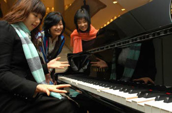 무인 피아노 혼자서 연주해요