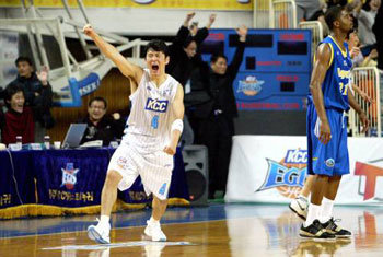 추승균생일축포 삼성 8연승 꿈 와르르