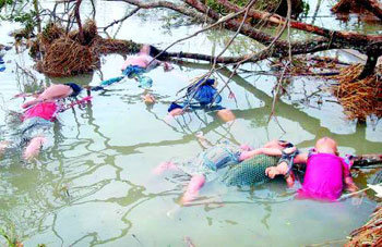 밧줄로 팔 묶고 버텼지만