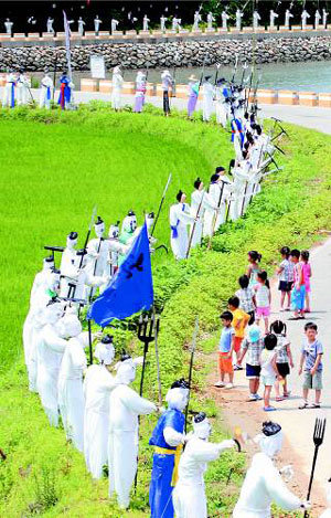 허수아비 조선의병 신기해요