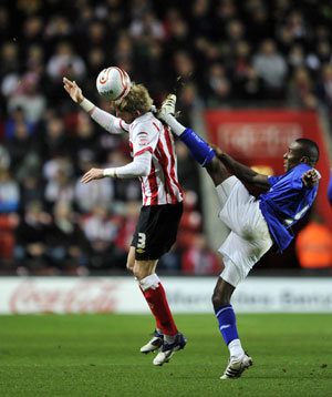 내 머리가 공이니?