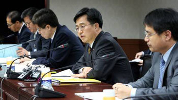 차관들 폭력근절 대책 회의