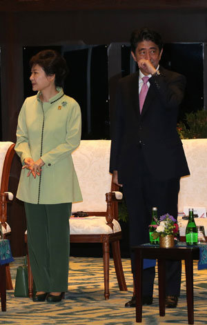 화기애애 한중, 냉랭한 한일