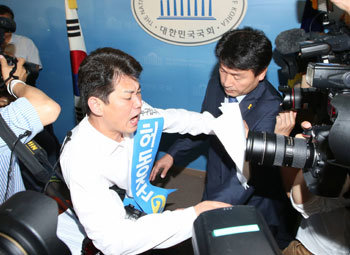 이건 안돼 기동민 막는 허동준