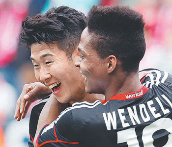 손흥민 17호골 터졌다, 차범근 19골 기록 깨질까?